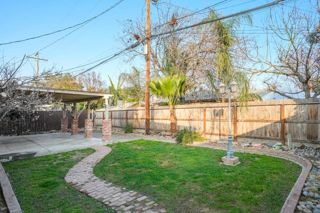 4376 N 5th Street, Fresno, CA 93726
