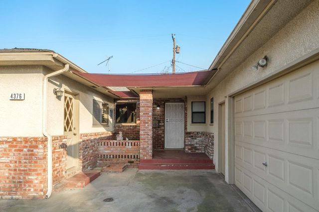 4376 N 5th Street, Fresno, CA 93726