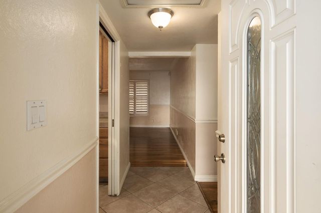 4376 N 5th Street, Fresno, CA 93726