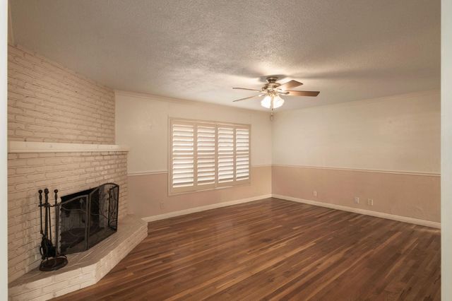 4376 N 5th Street, Fresno, CA 93726