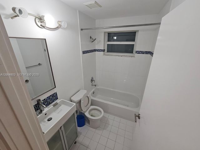 5754 NW 98th Avenue, Doral, FL 33178