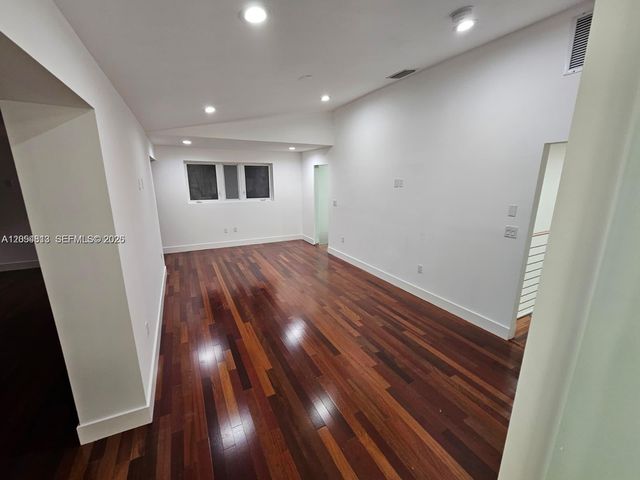 5754 NW 98th Avenue, Doral, FL 33178