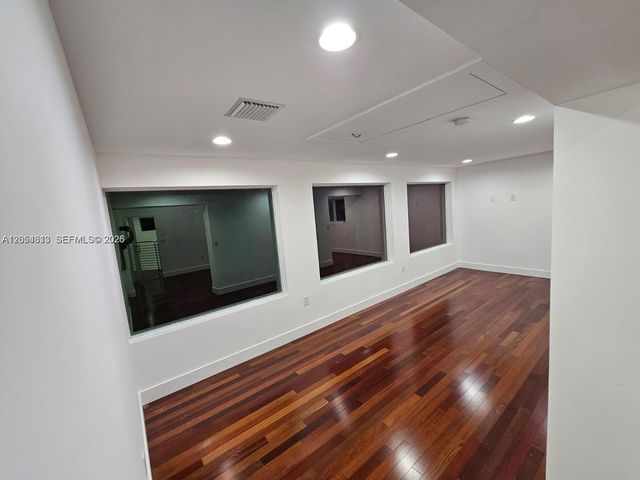 5754 NW 98th Avenue, Doral, FL 33178