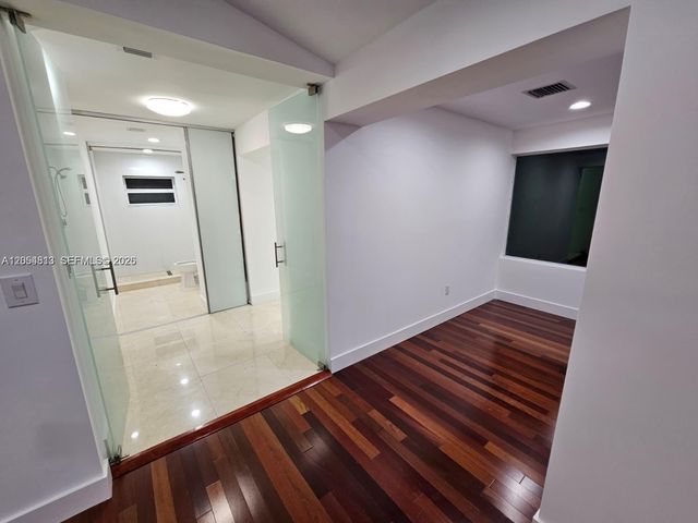 5754 NW 98th Avenue, Doral, FL 33178