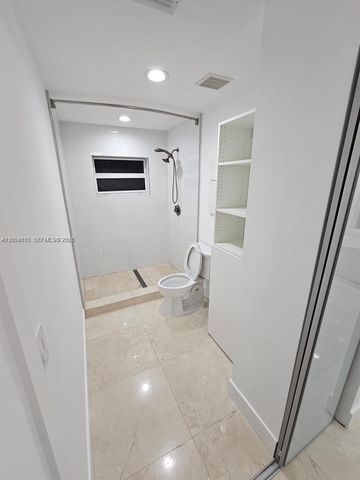 5754 NW 98th Avenue, Doral, FL 33178