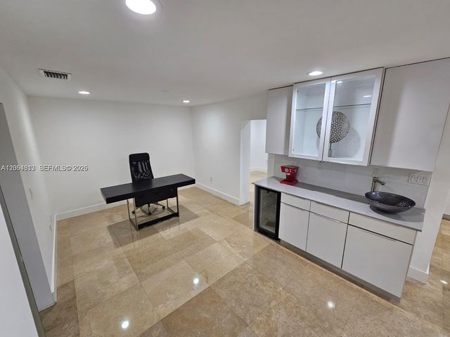 5754 NW 98th Avenue, Doral, FL 33178
