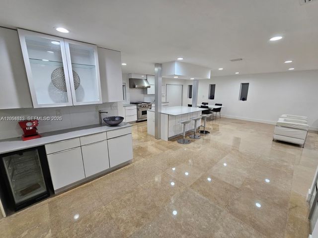 5754 NW 98th Avenue, Doral, FL 33178