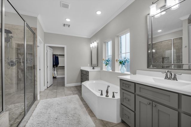 841 Day Star Drive, Hewitt, TX 76643