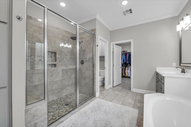 841 Day Star Drive, Hewitt, TX 76643