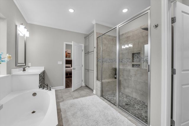 841 Day Star Drive, Hewitt, TX 76643