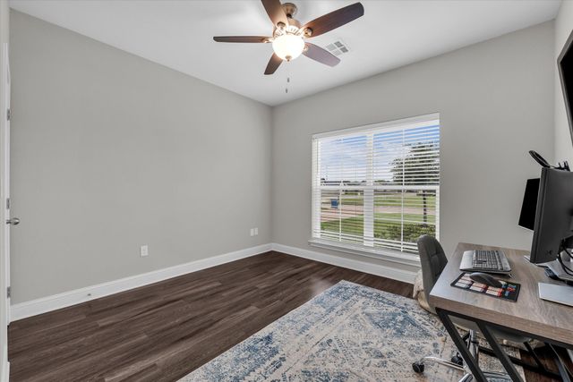 841 Day Star Drive, Hewitt, TX 76643