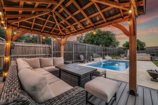 841 Day Star Drive, Hewitt, TX 76643