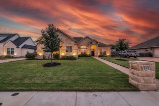 841 Day Star Drive, Hewitt, TX 76643
