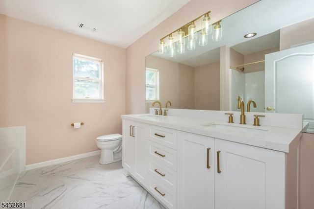 8103 Burgundy Way, Wayne Twp., NJ 07470