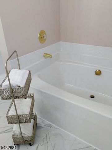 8103 Burgundy Way, Wayne Twp., NJ 07470