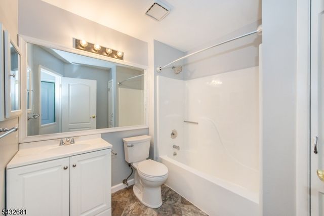 8103 Burgundy Way, Wayne Twp., NJ 07470