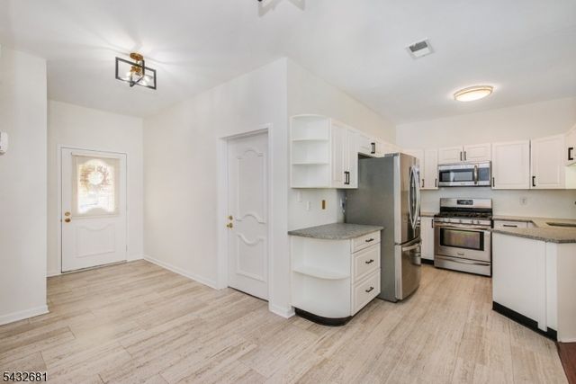 8103 Burgundy Way, Wayne Twp., NJ 07470