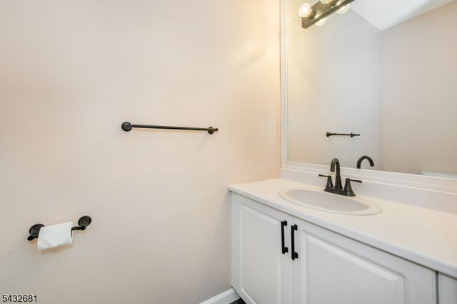 8103 Burgundy Way, Wayne Twp., NJ 07470