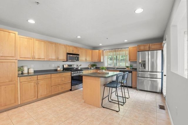 2503 Old Bridge Ln 2503, Bellingham, MA 02019