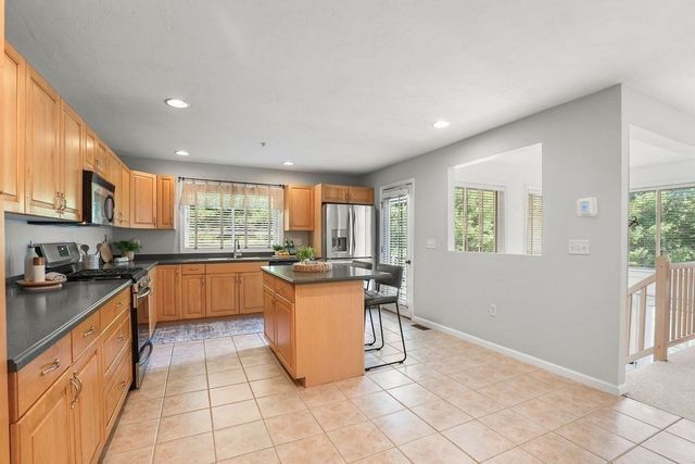 2503 Old Bridge Ln 2503, Bellingham, MA 02019