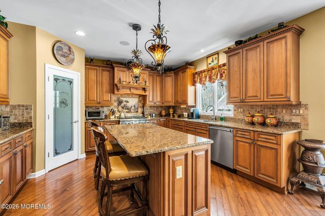 24 Parkside Drive, Jackson, NJ 08527