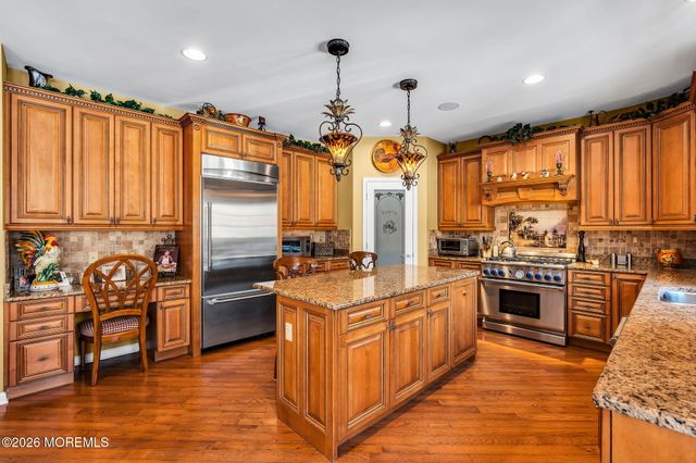 24 Parkside Drive, Jackson, NJ 08527