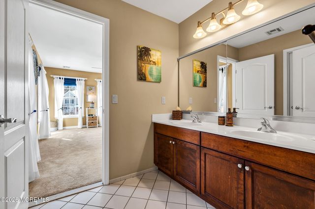 24 Parkside Drive, Jackson, NJ 08527