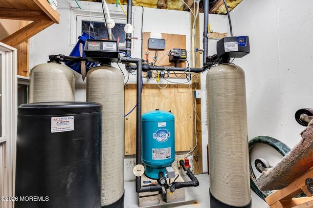 24 Parkside Drive, Jackson, NJ 08527