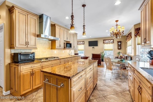 24 Parkside Drive, Jackson, NJ 08527