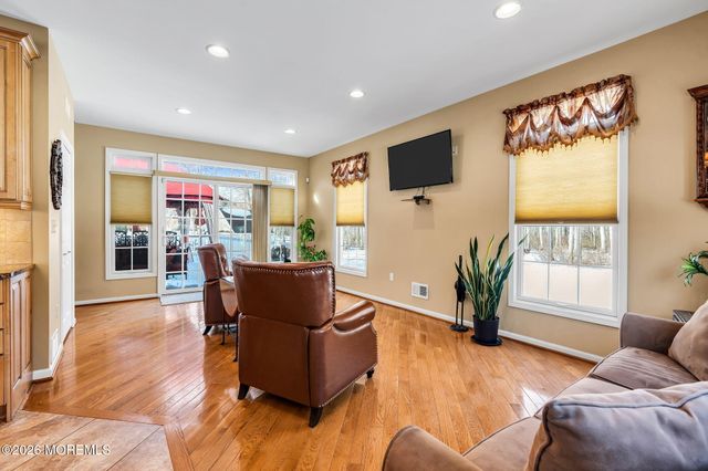 24 Parkside Drive, Jackson, NJ 08527