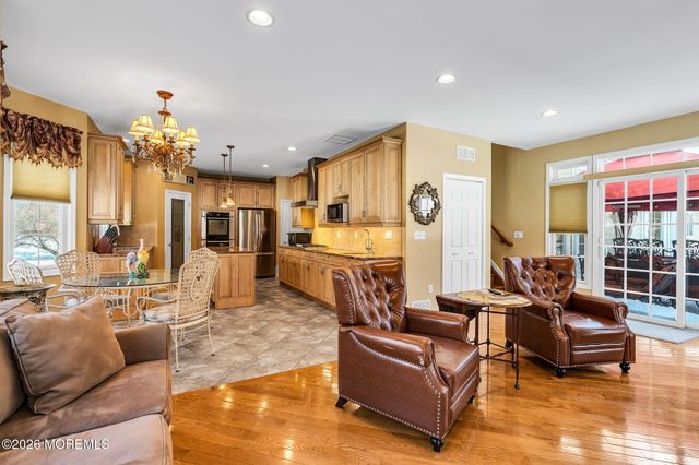 24 Parkside Drive, Jackson, NJ 08527