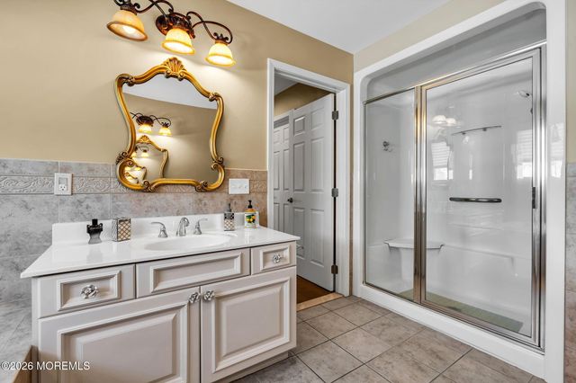 24 Parkside Drive, Jackson, NJ 08527