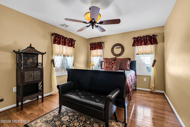 24 Parkside Drive, Jackson, NJ 08527