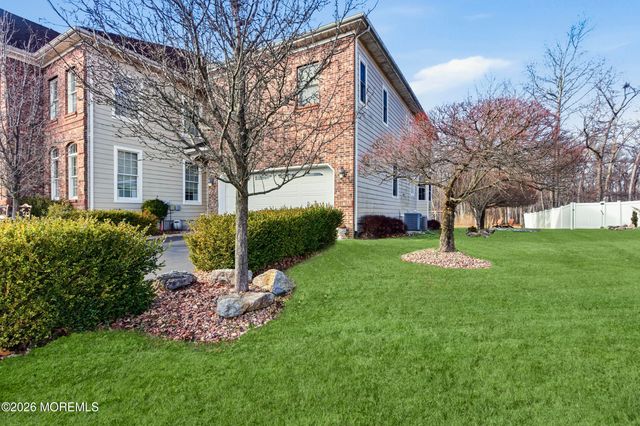 24 Parkside Drive, Jackson, NJ 08527
