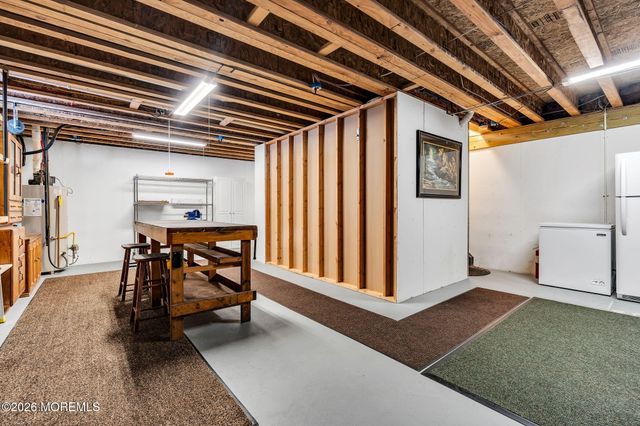 24 Parkside Drive, Jackson, NJ 08527