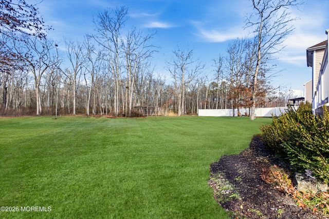 24 Parkside Drive, Jackson, NJ 08527