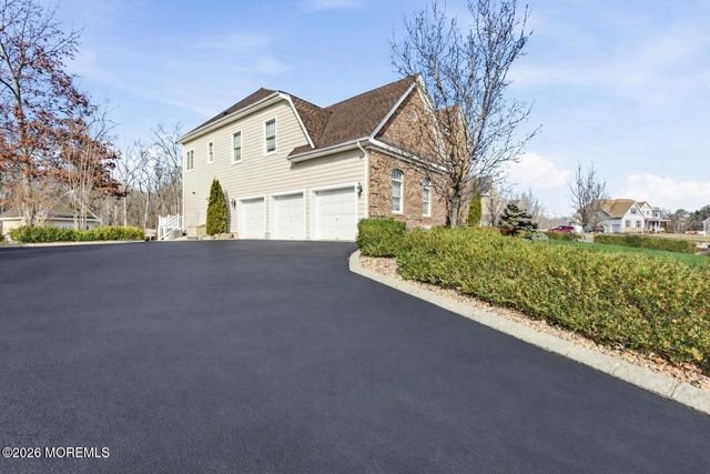 24 Parkside Drive, Jackson, NJ 08527