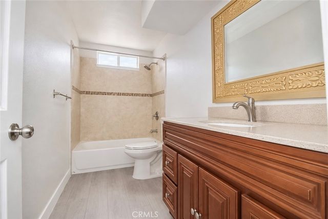 1896 W Surf, Anaheim, CA 92801