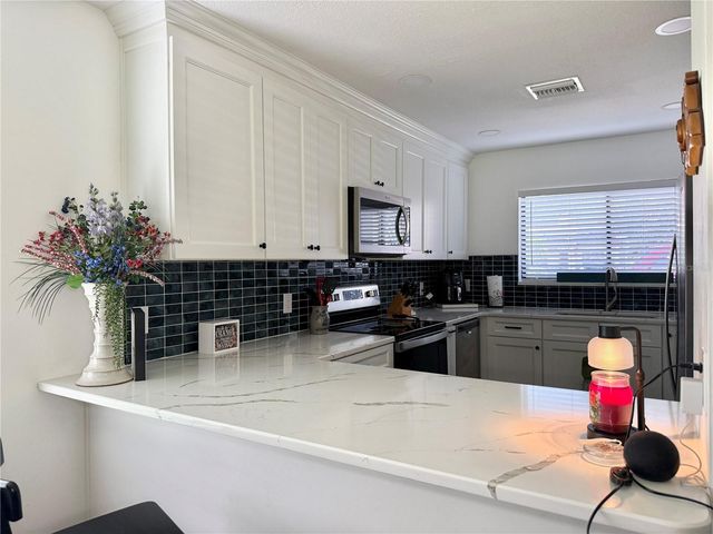 207 GRANADA COURT N, Plant City, FL 33566
