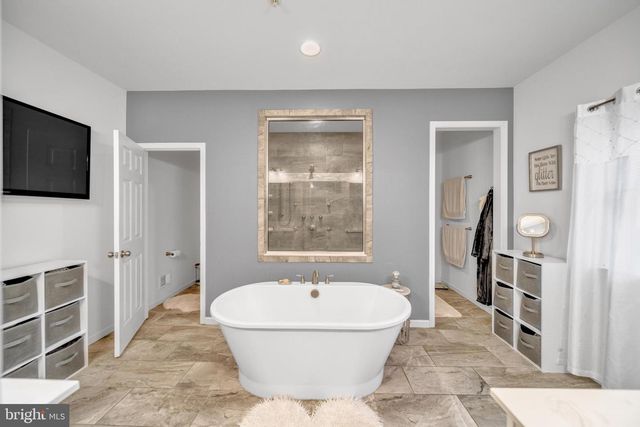 6804 HAWES CT, Frederick, MD 21702