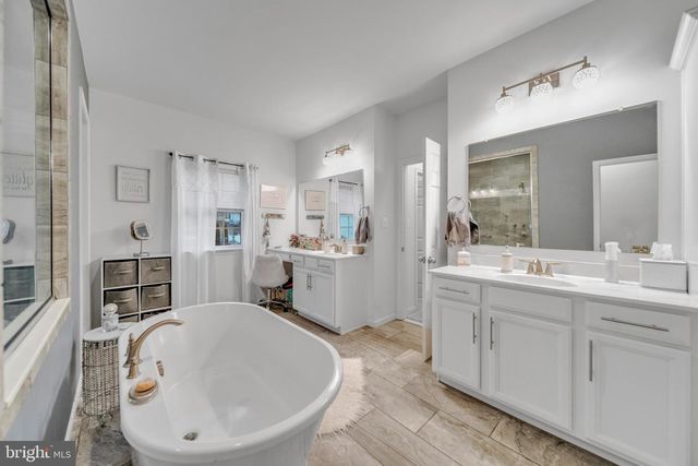 6804 HAWES CT, Frederick, MD 21702