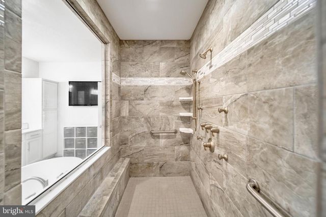 6804 HAWES CT, Frederick, MD 21702