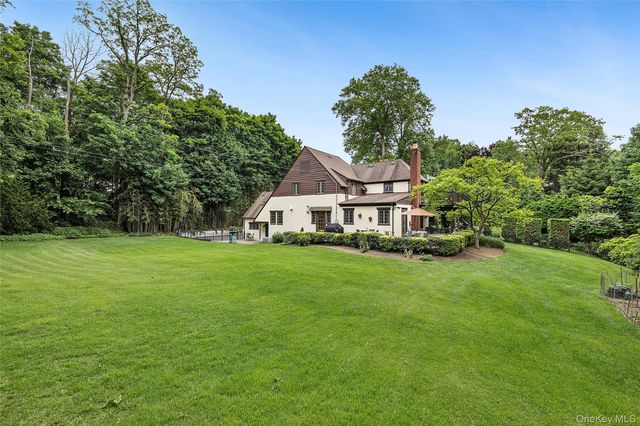 84 Luquer Road, Manhasset, NY 11030