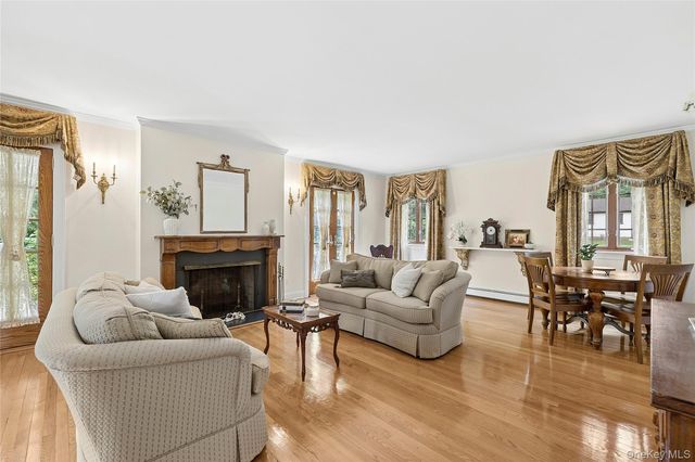 84 Luquer Road, Manhasset, NY 11030