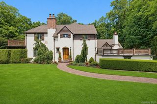 84 Luquer Road, Manhasset, NY 11030
