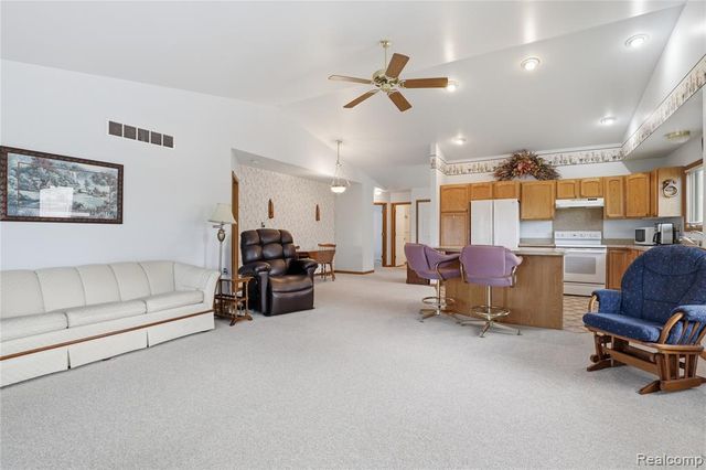 1089 Jenna Drive 217, Davison, MI 48423