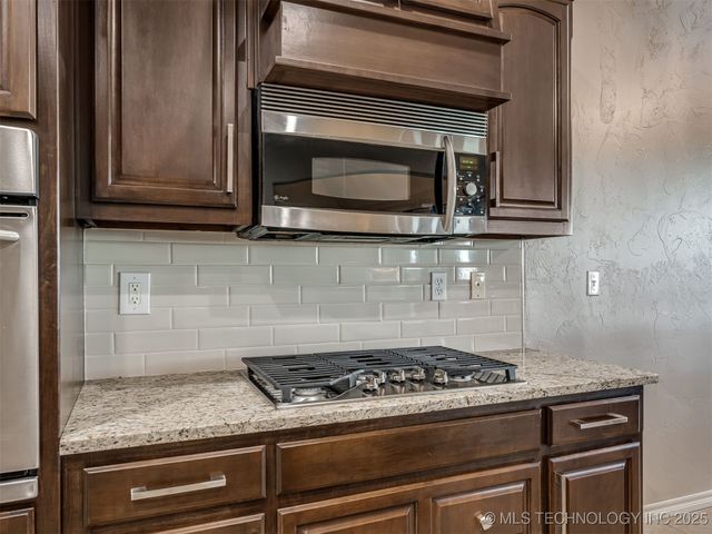 1396 S 271st West Avenue, Sand Springs, OK 74063