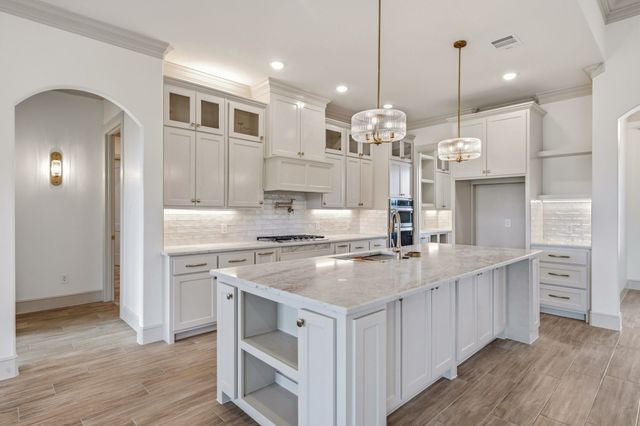 101 Eagle Court, Glen Rose, TX 76077