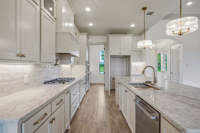 101 Eagle Court, Glen Rose, TX 76077