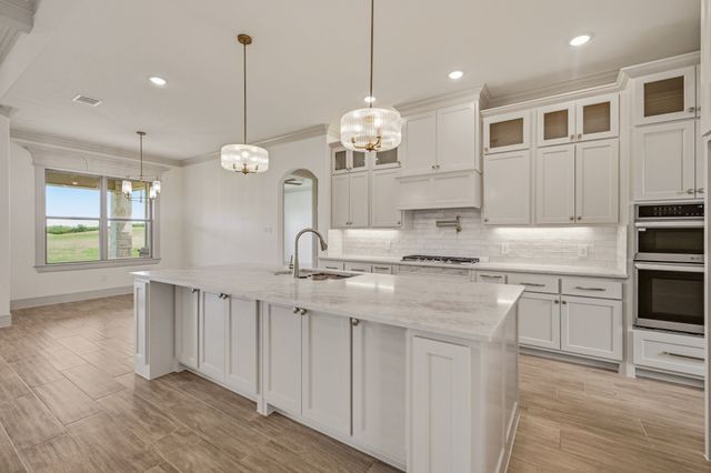 101 Eagle Court, Glen Rose, TX 76077